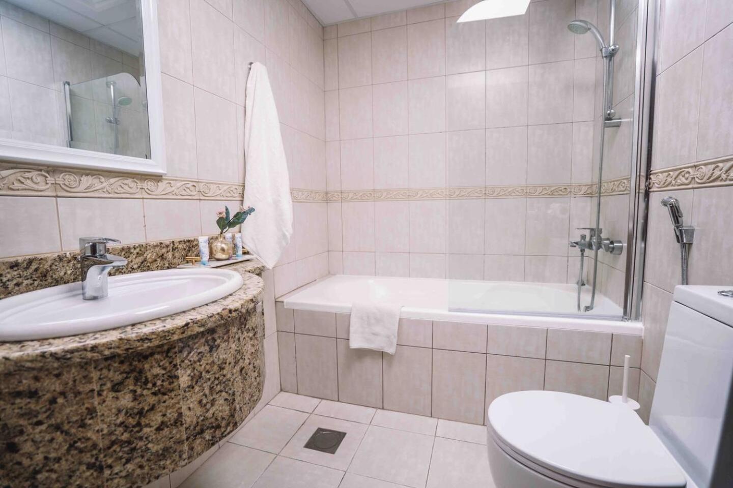 Sea & Palm View Elegant 1 Bedroom Apartment 두바이 외부 사진