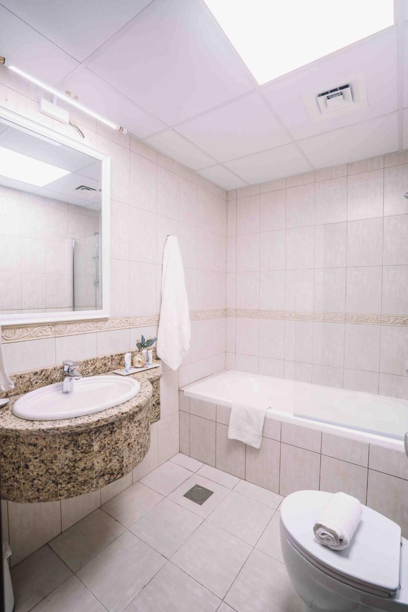 Sea & Palm View Elegant 1 Bedroom Apartment 두바이 외부 사진